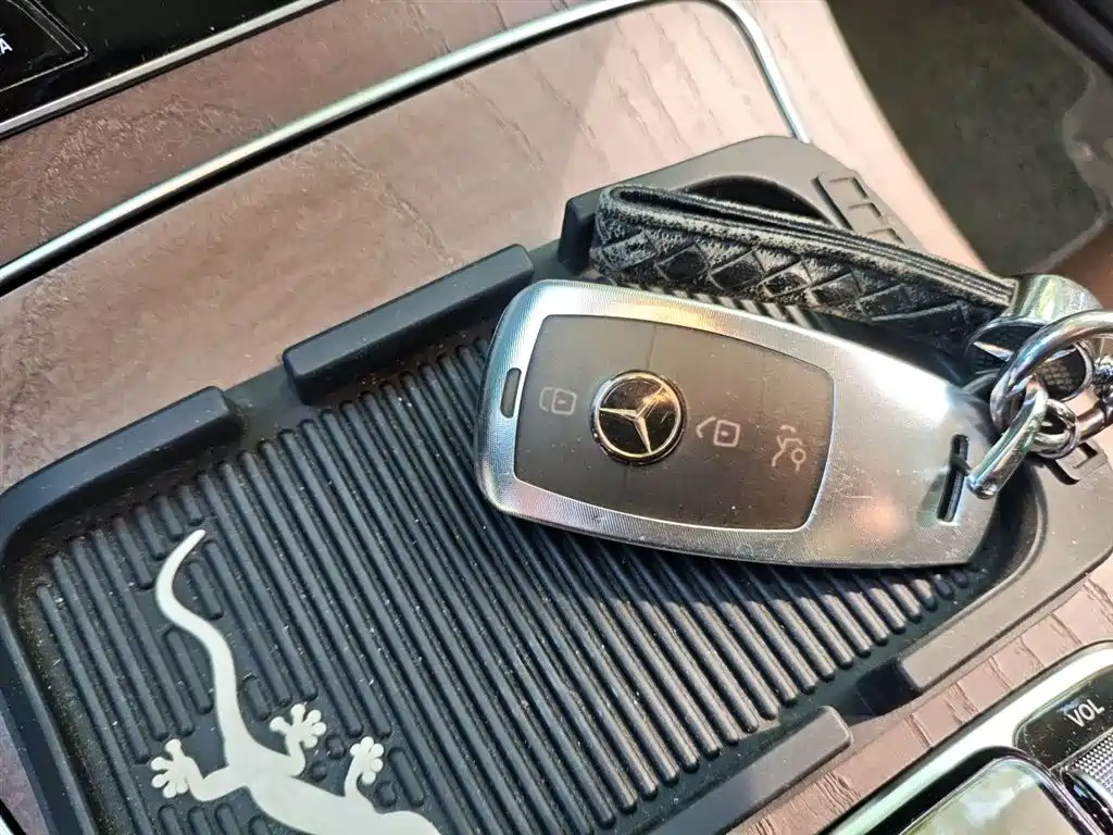 Mercedes-Benz E-Class 2020 — фото 12
