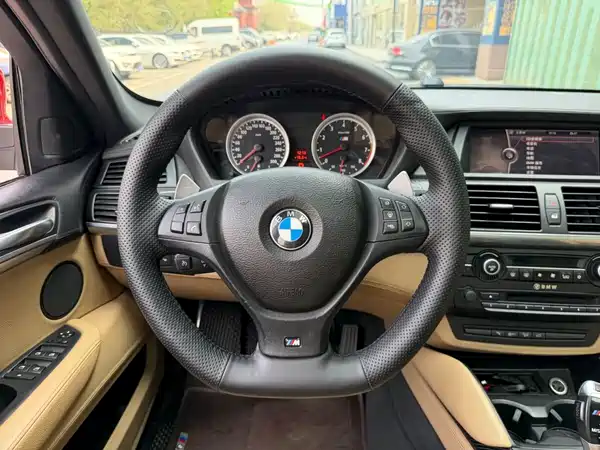 BMW X6 M 2011
