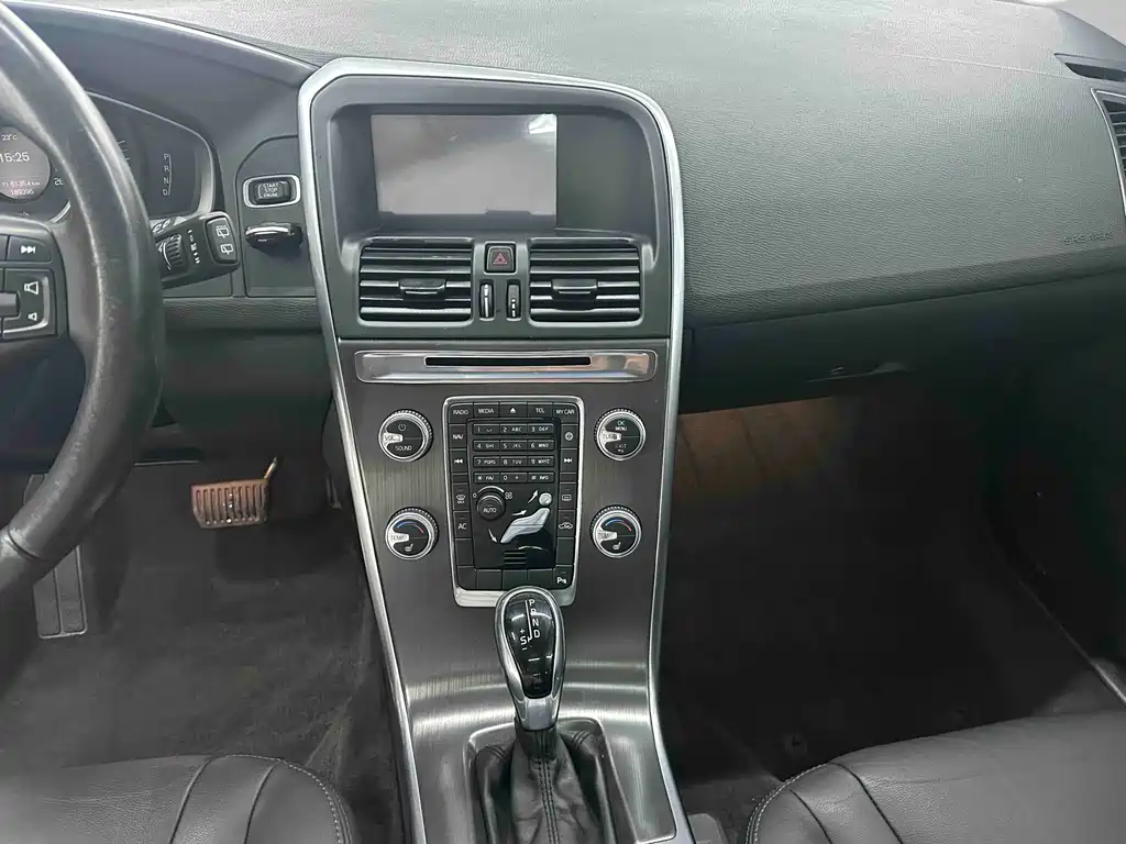 Volvo XC60 2014 — фото 10