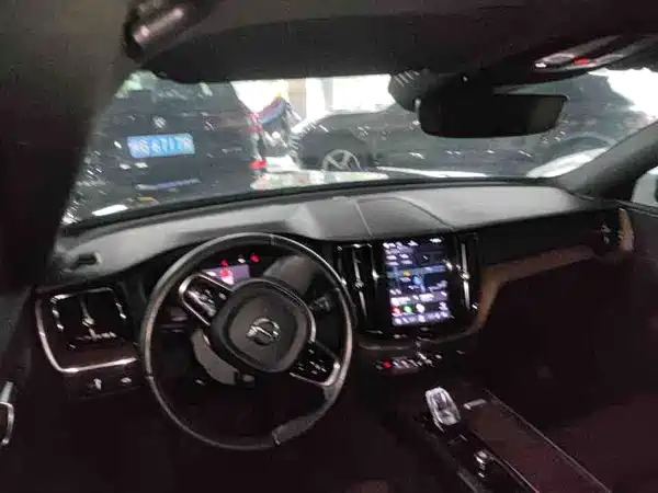 Volvo XC60 2022