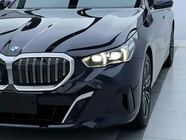 BMW 5 Series 2025