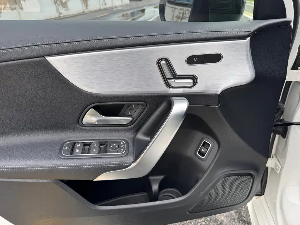 Mercedes-Benz A-Class 2020 — фото 6