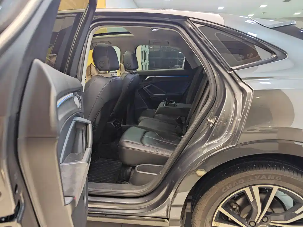 Audi Q3 Sportback 2021 — фото 22