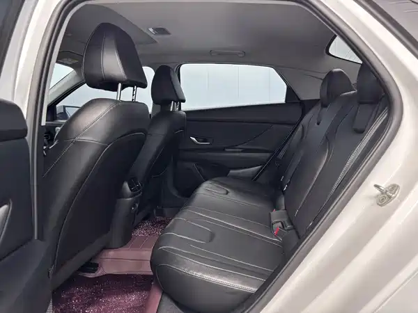 Hyundai Elantra 2023