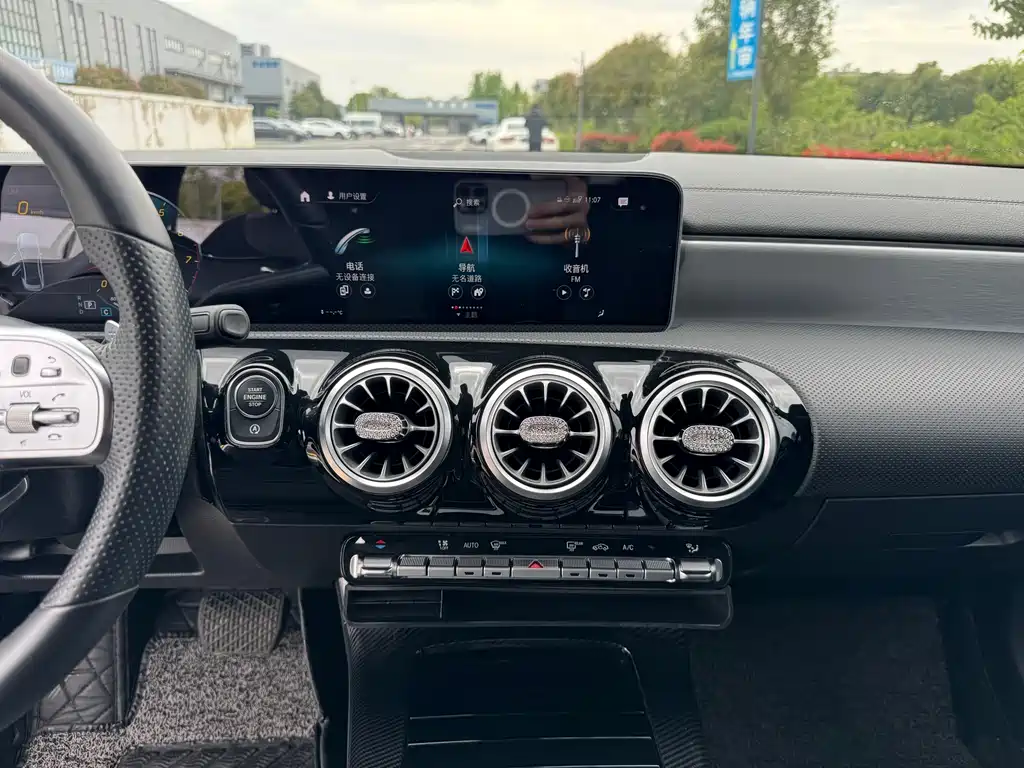 Mercedes-Benz A-Class 2020 — фото 14
