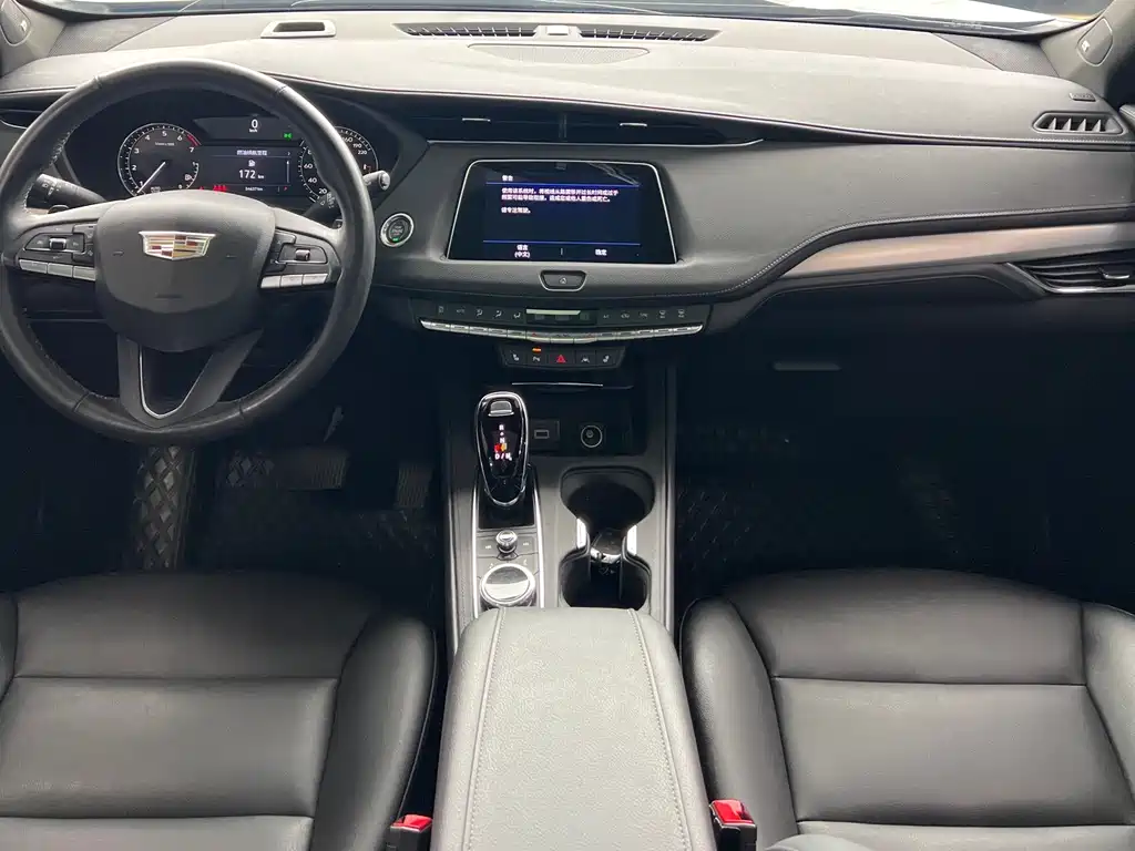 Cadillac XT4 2023 — фото 7