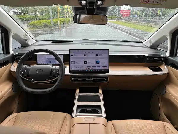 GAC Trumpchi E8 PHEV 2026