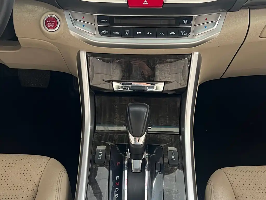 Honda Accord 2016 — фото 21