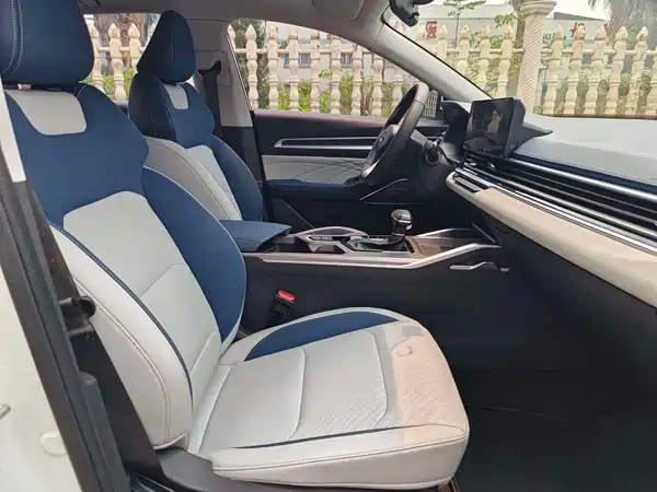 Geely Emgrand 2023