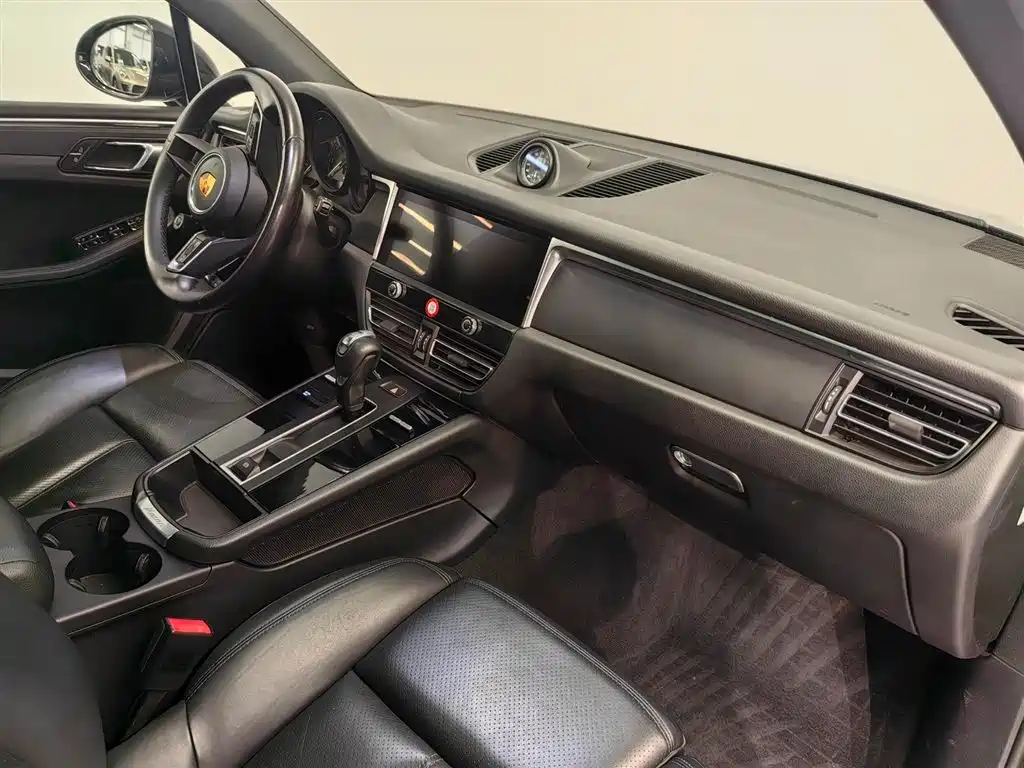 Porsche Macan 2022 — фото 12