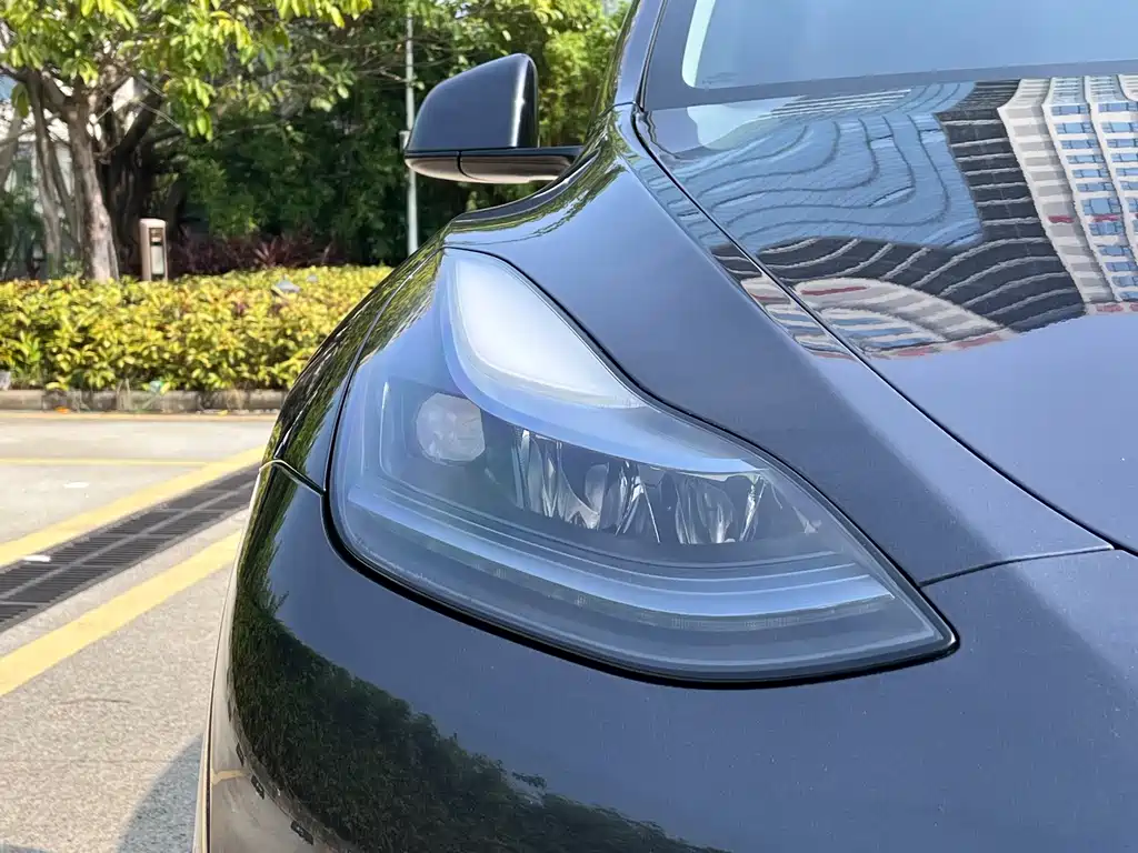 Tesla Model Y 2024 — фото 13