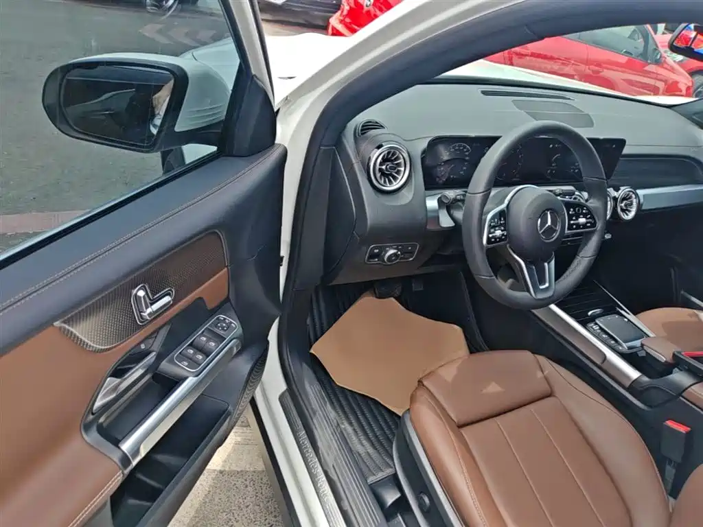 Mercedes-Benz GLB 2023 — фото 16