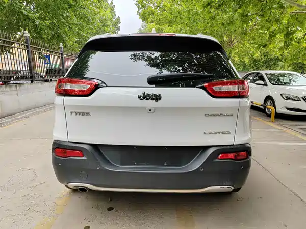 Jeep Cherokee 2021