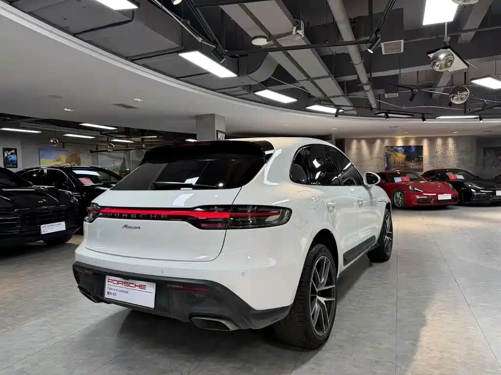 Porsche Macan 2023 — фото 9