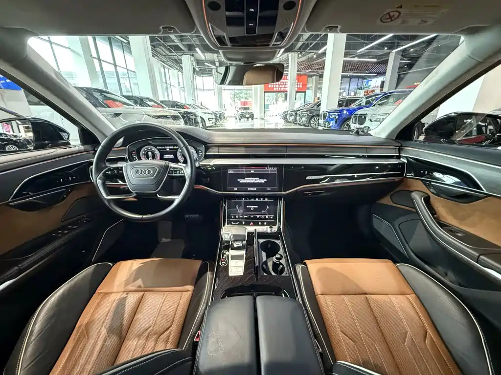 Audi A8 2022 — фото 11