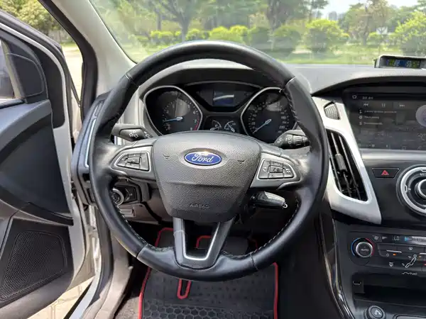 Ford Focus 2015