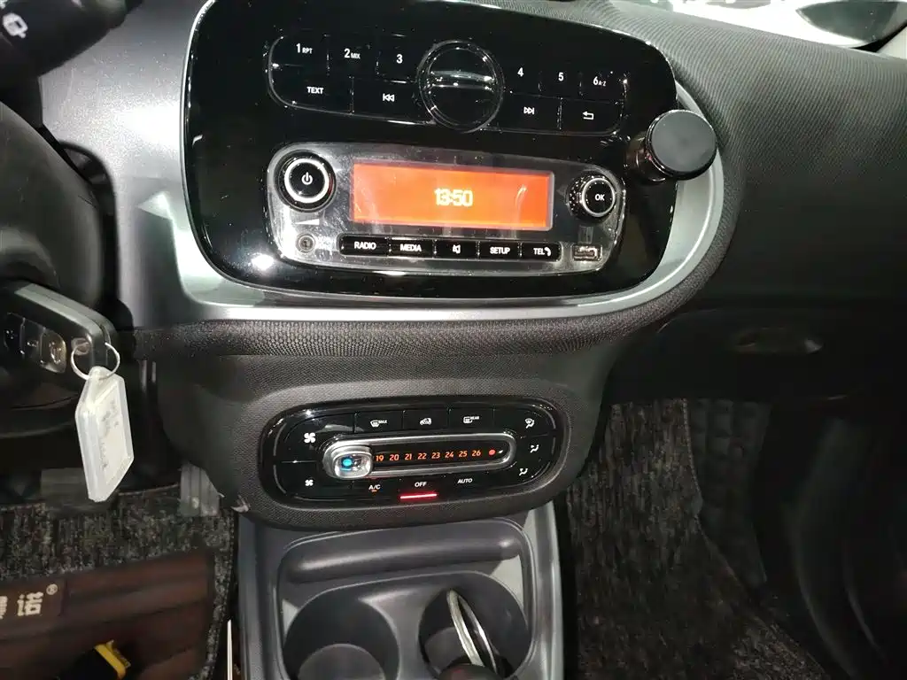 smart Fortwo 2017 — фото 13