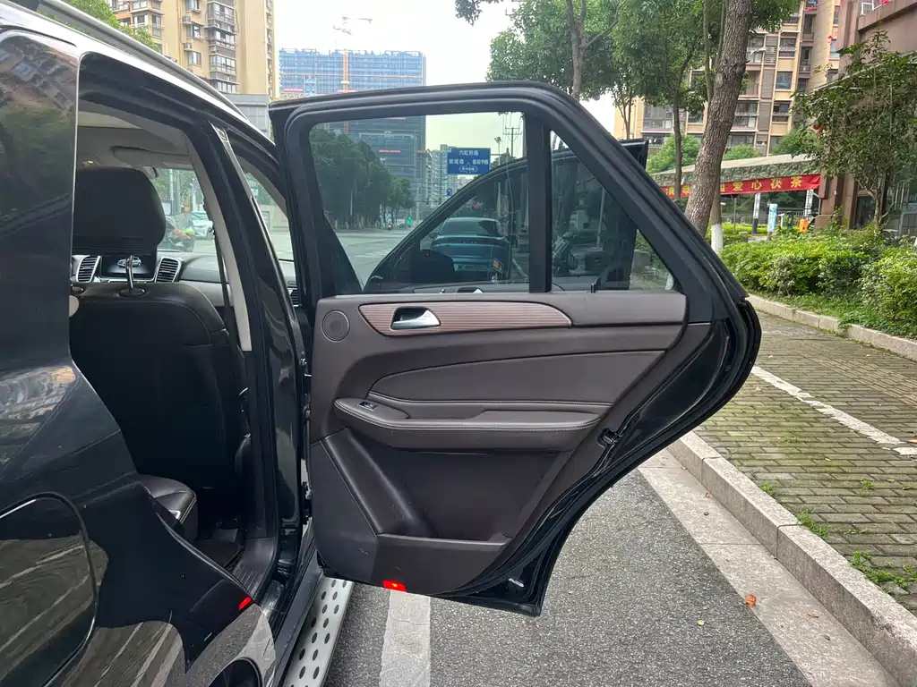 Mercedes-Benz GLE 2018 — фото 28