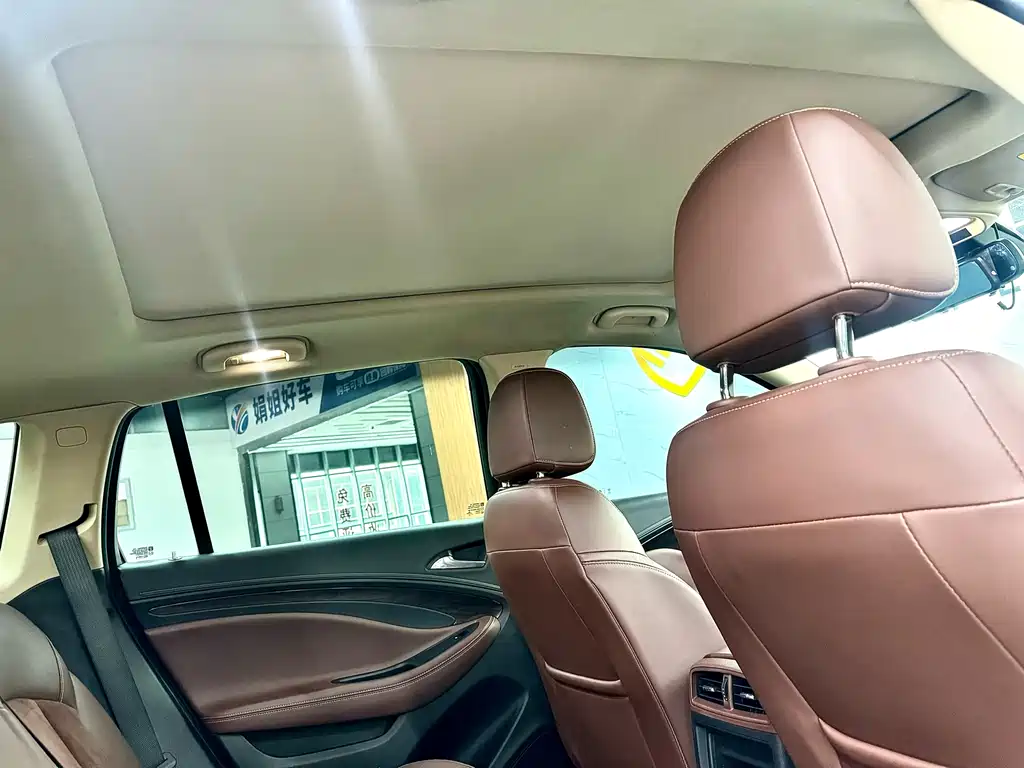 Buick Envision Plus 2017 — фото 15