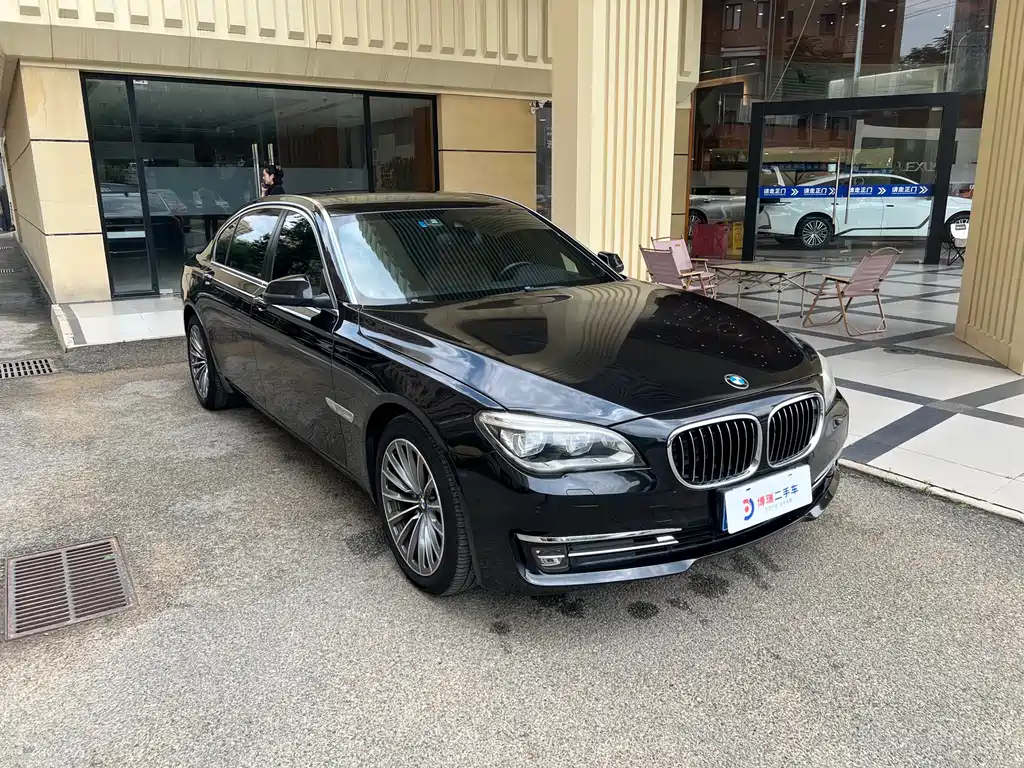 BMW 7 Series 2014 — фото 9