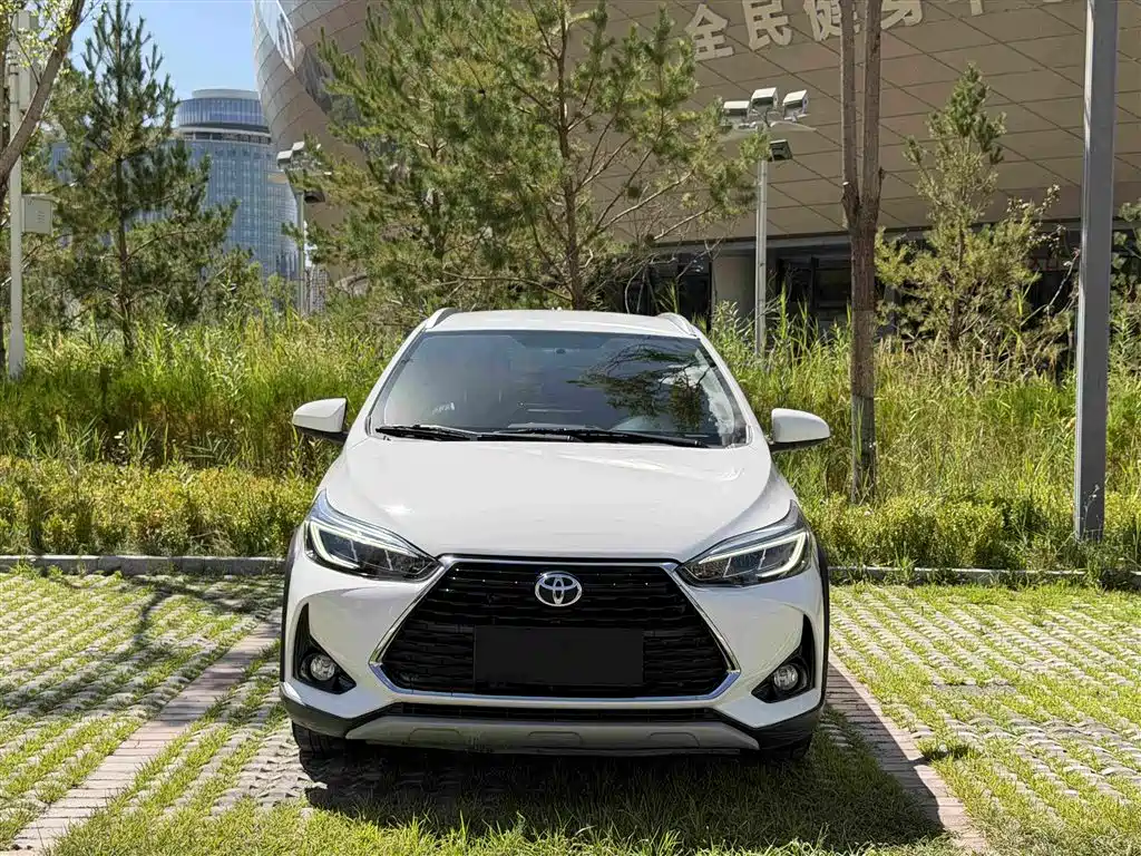 Toyota Yaris L 2023