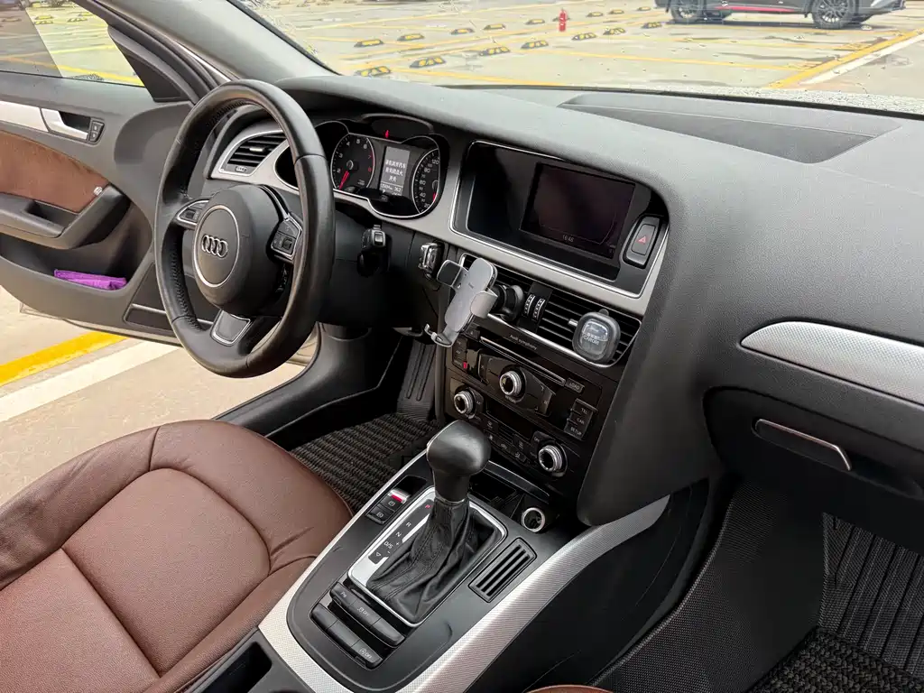 Audi A4L 2015 — фото 12