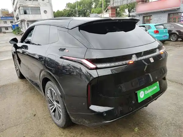Lynk & Co 08 EM-P 2023