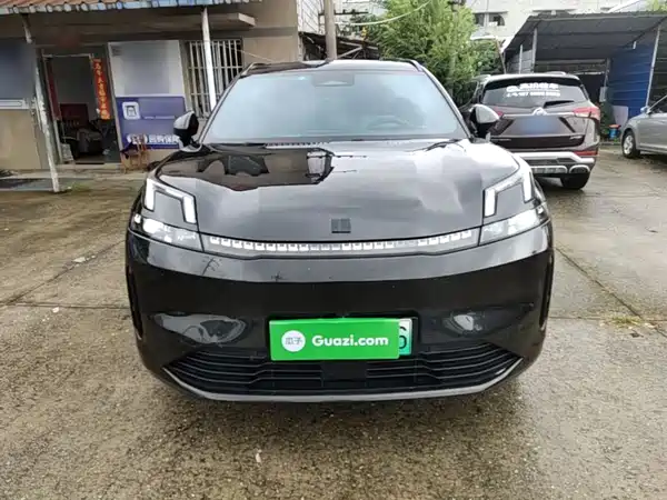 Lynk & Co 08 EM-P 2023