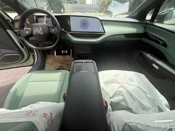Hongqi EH7 2026