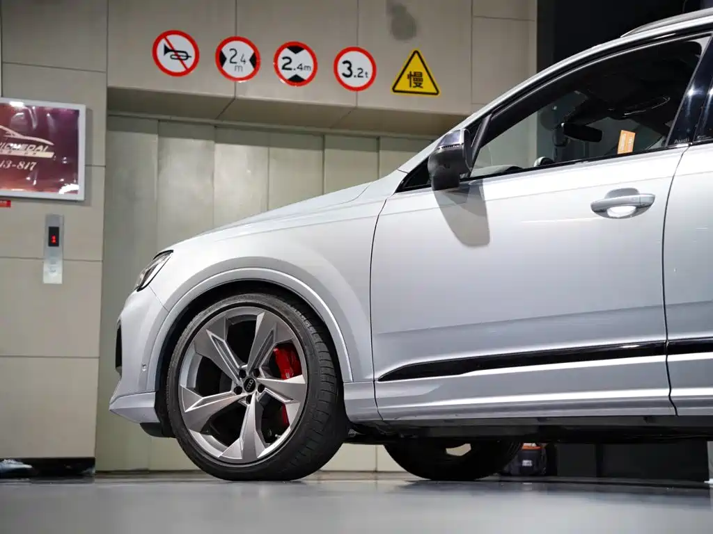 Audi SQ7 2024 — фото 44