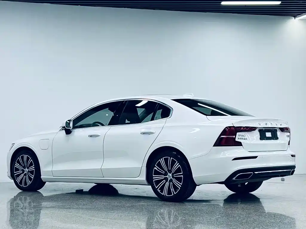 Volvo S60 PHEV 2020 — фото 2