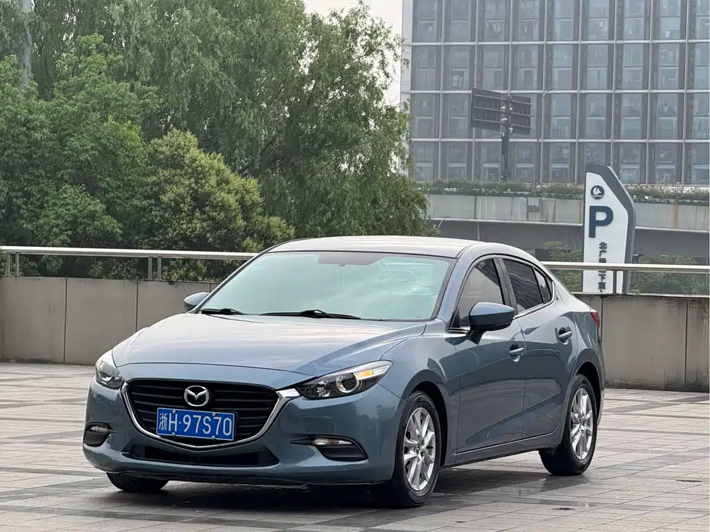Mazda 3 Axela 2019 — фото 1