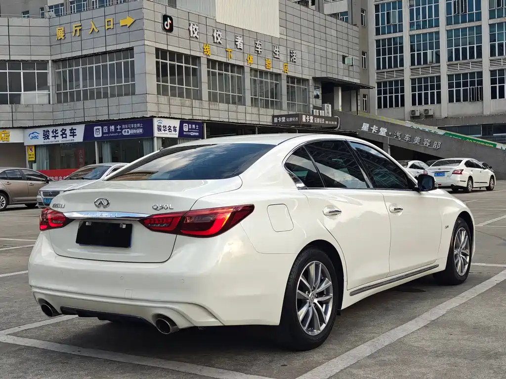 Infiniti Q50L 2023 — фото 17