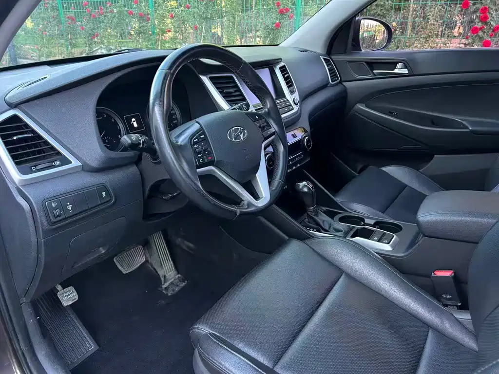 Hyundai Tucson 2017 — фото 9