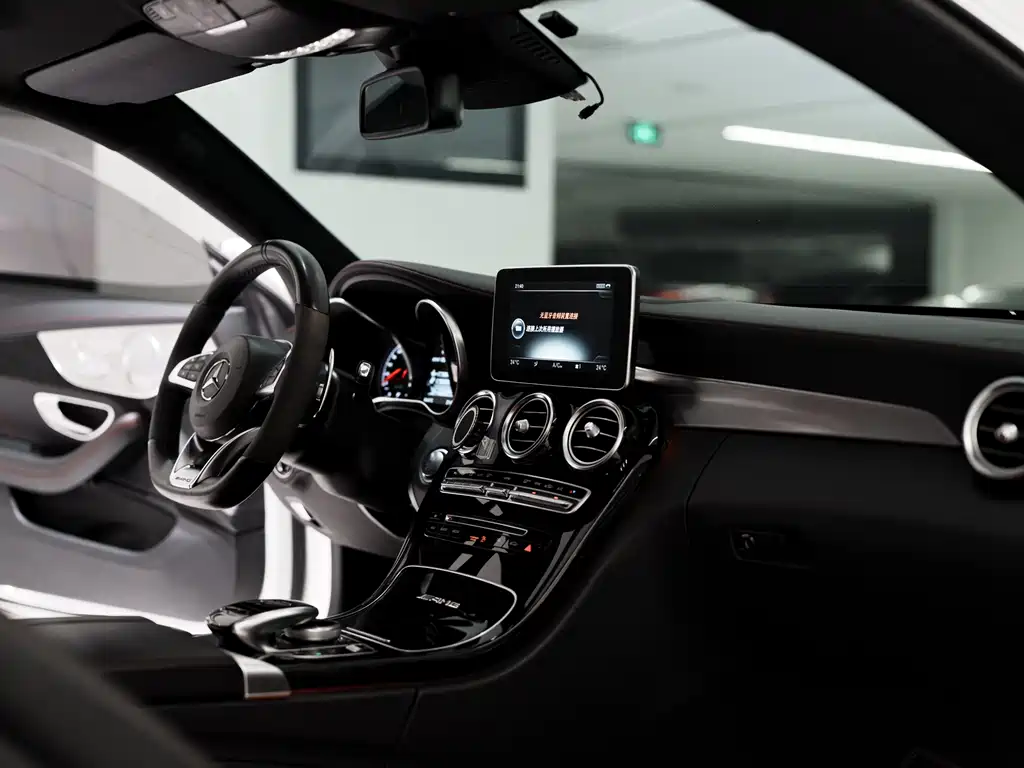 Mercedes-Benz C-Class AMG 2018 — фото 16