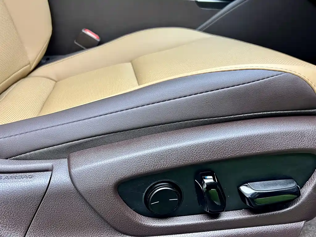 Lexus ES 2021 — фото 13