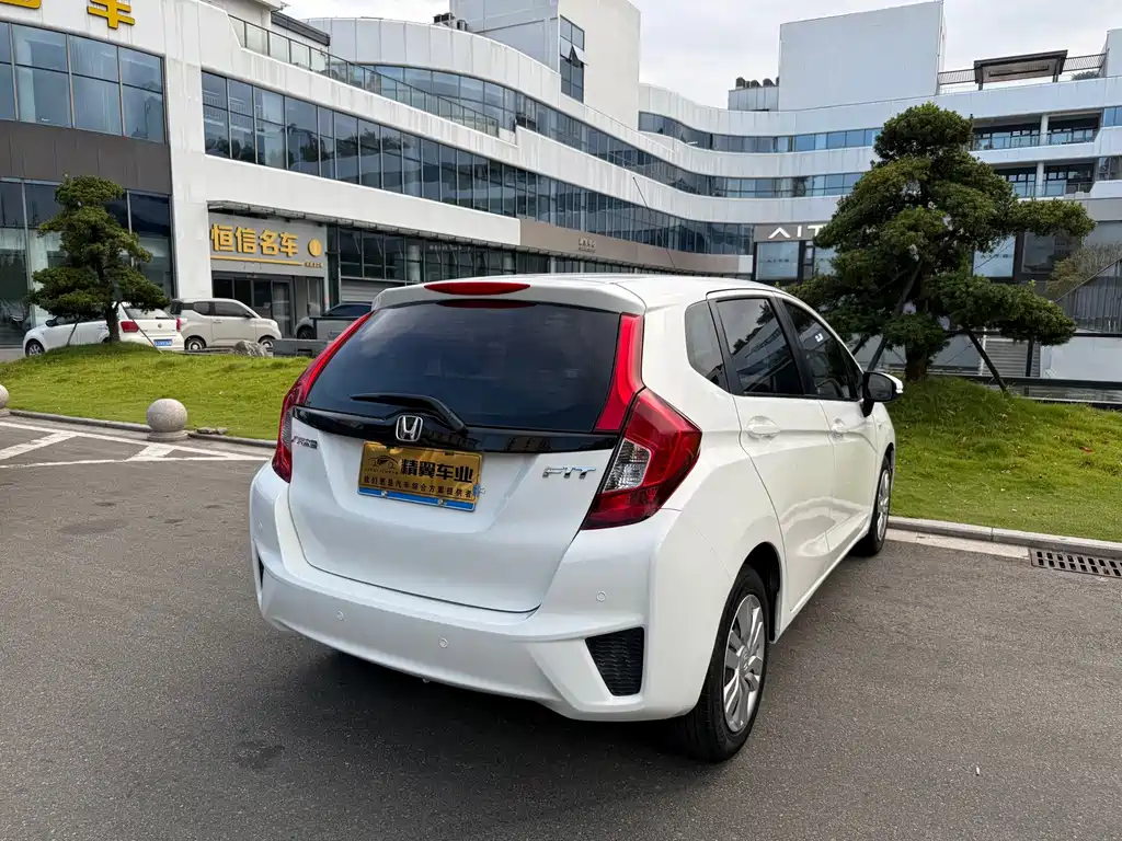 Honda Fit 2016 — фото 9