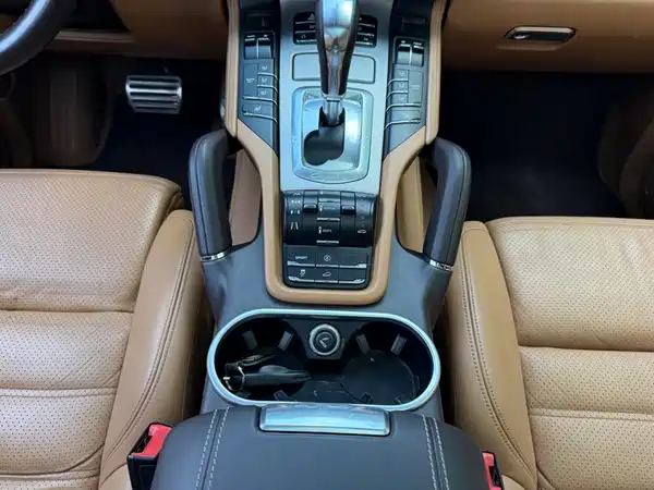 Porsche Cayenne 2011