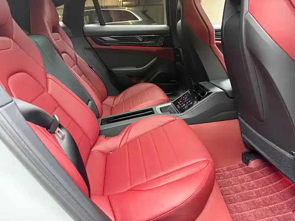 Porsche Panamera 2025