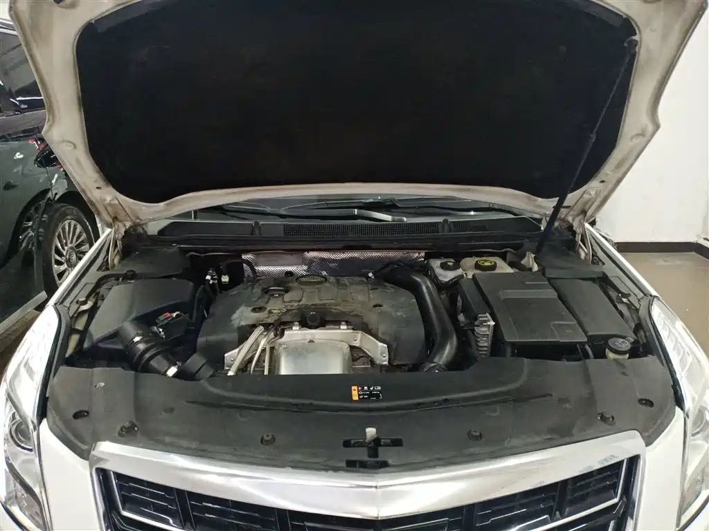 Cadillac XTS 2017 — фото 16