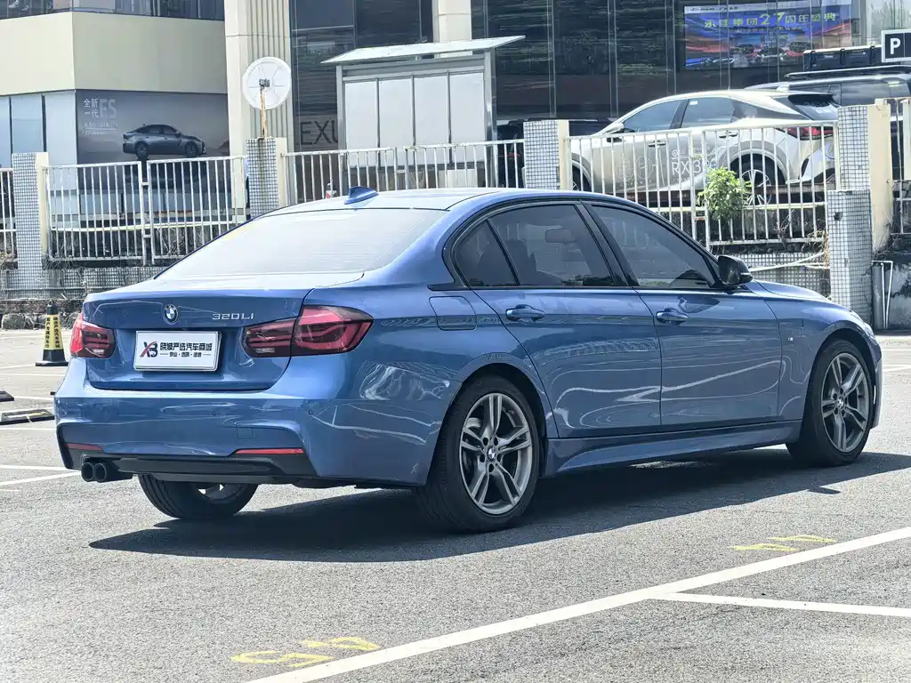 BMW 3 Series 2018 — фото 6