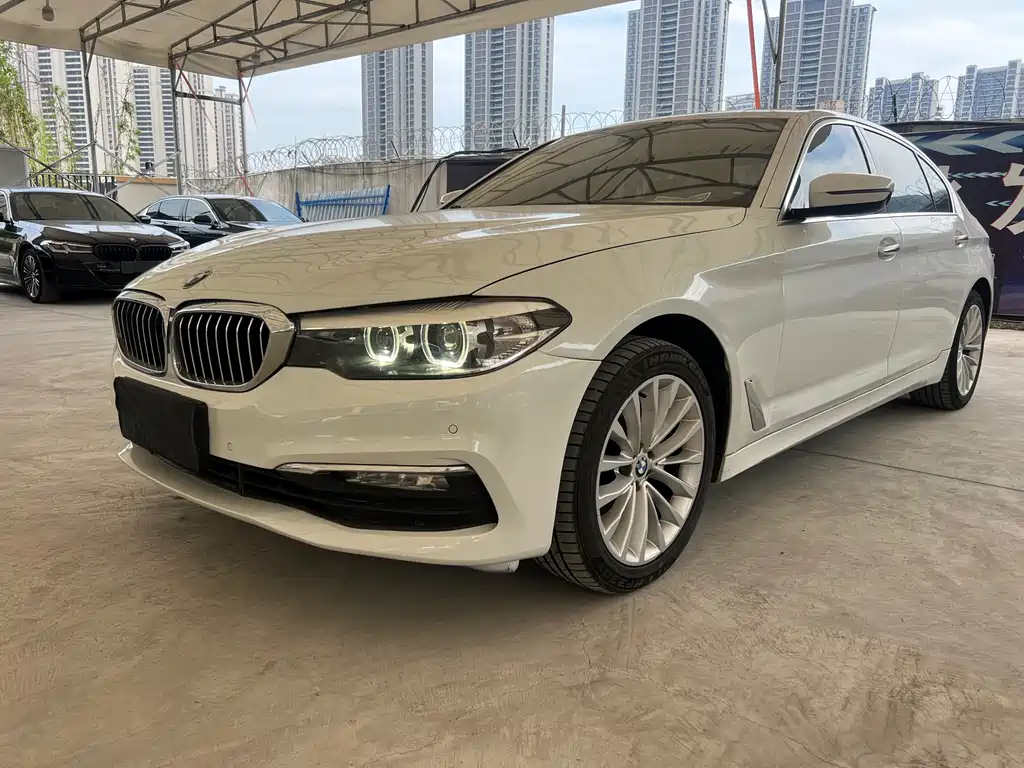 BMW 5 Series 2018 — фото 1