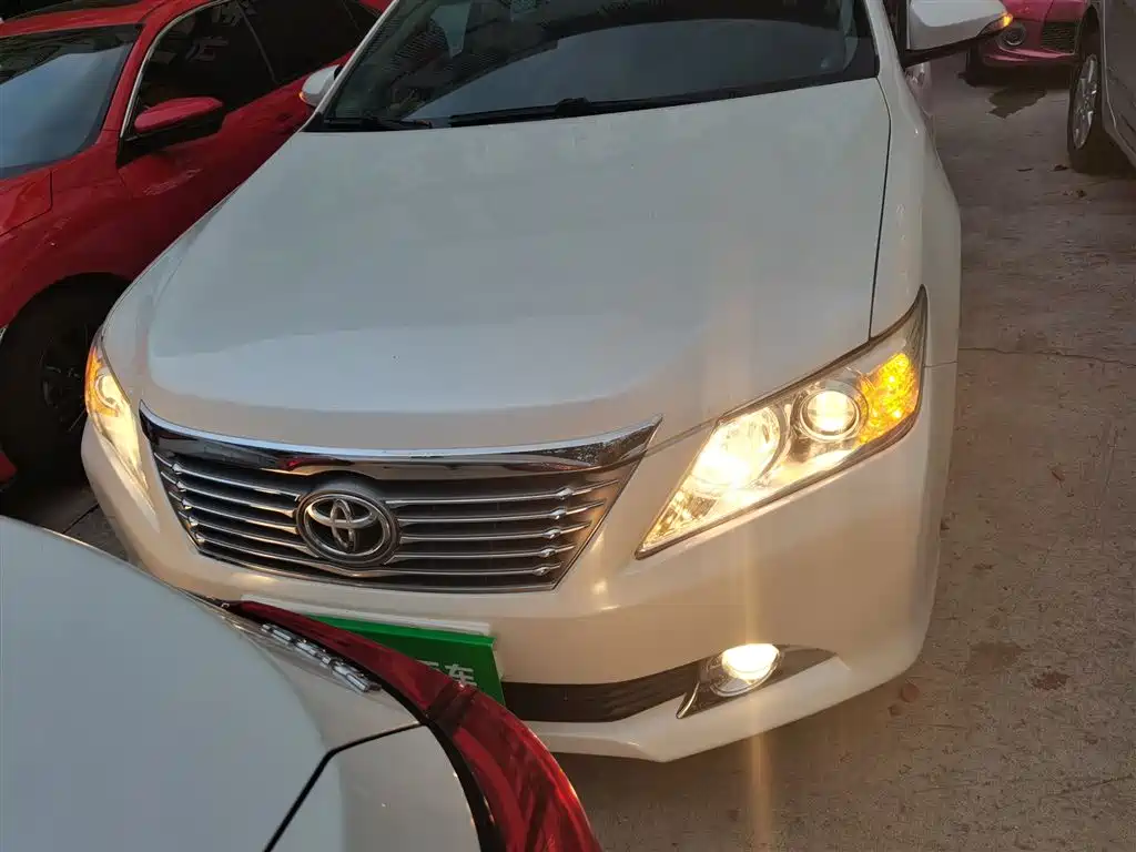 Toyota Camry 2015 — фото 3