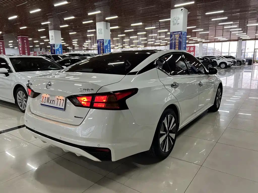 Nissan Teana 2022 — фото 10