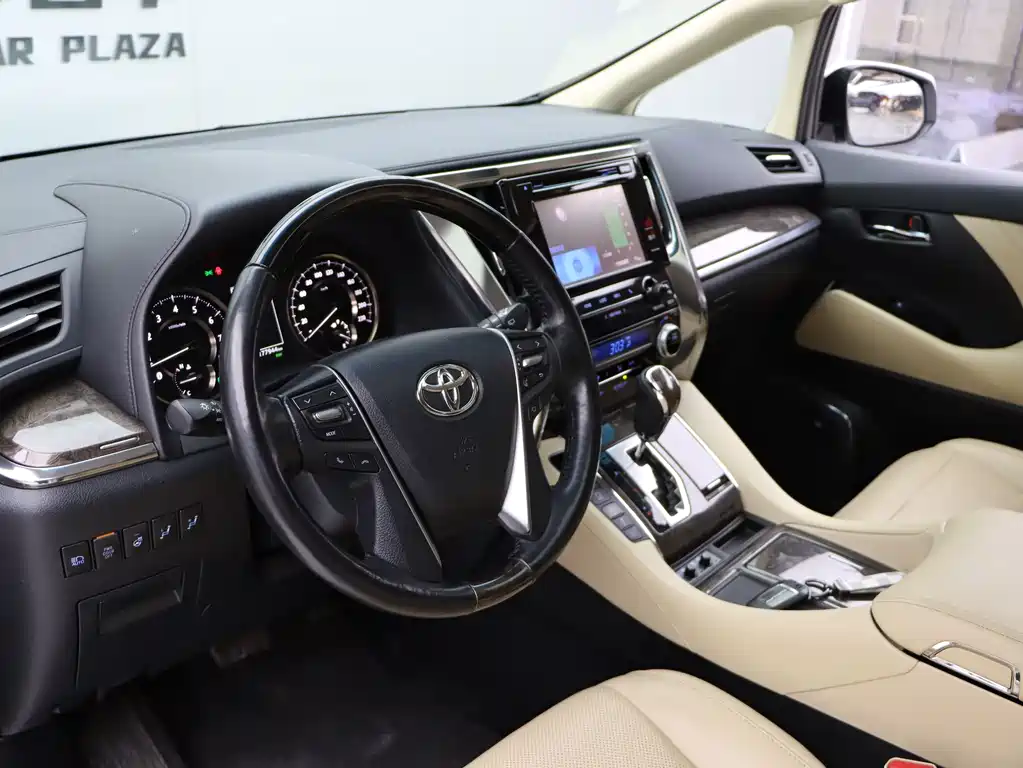 Toyota Alphard 2018 — фото 18
