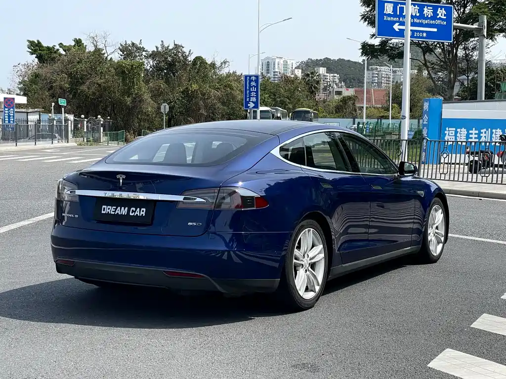 Tesla Model S 2016 — фото 9