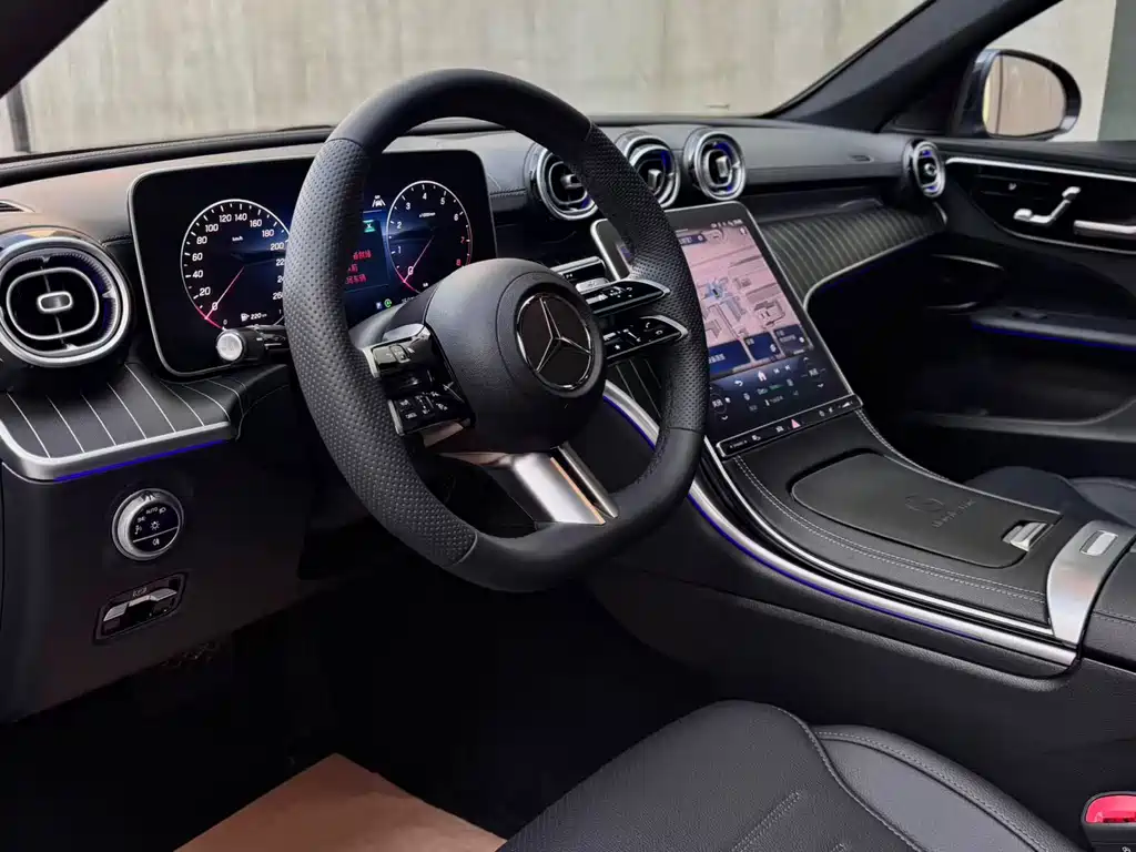 Mercedes-Benz C-Class 2025 — фото 6
