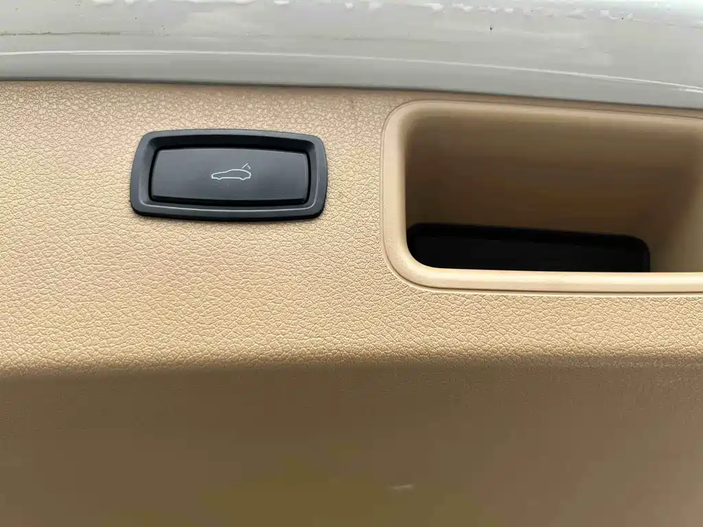 Porsche Macan 2016 — фото 19