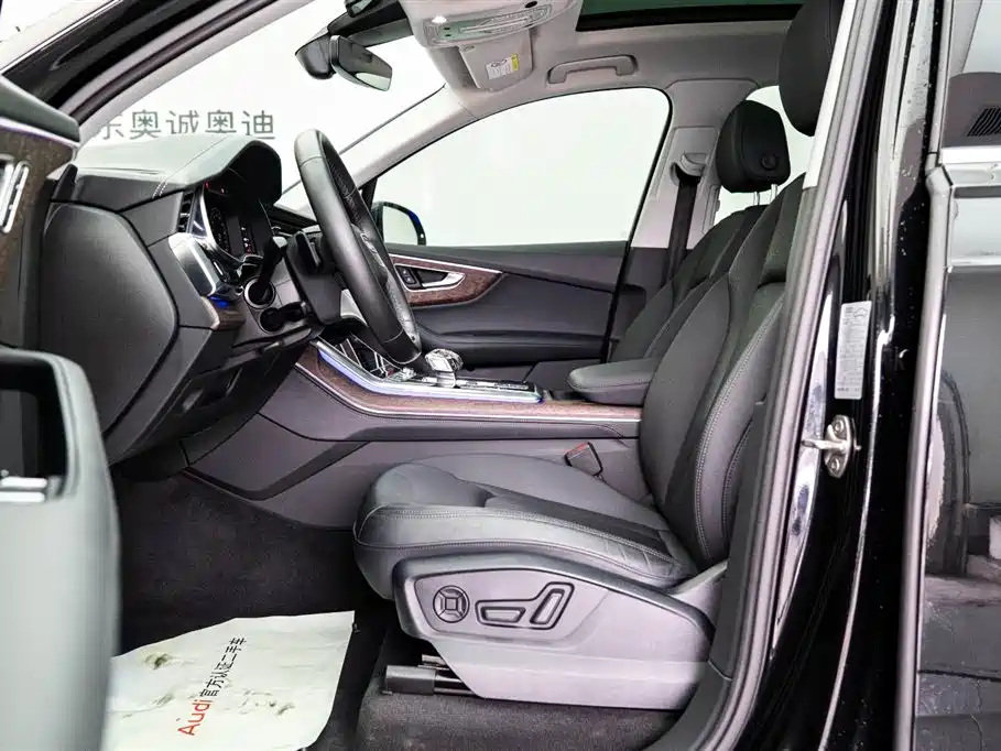 Audi Q7 2023 — фото 11