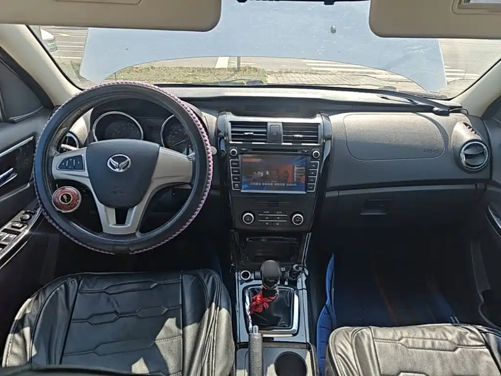 BAIC Huansu S3 2015 — фото 10
